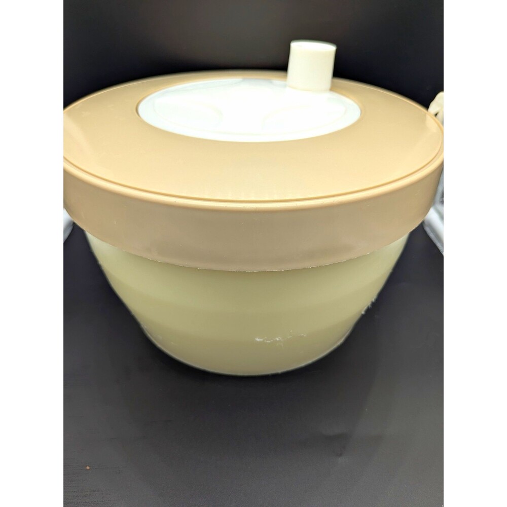 Vintage Manual Salad Spinner 2.5 qt Plastic Round Beige/White 3pc Set